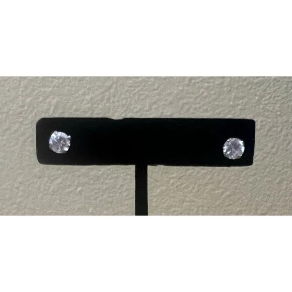 925 Sterling Silver Cubic Zirconia 6MM Round Stud Pierced Earrings