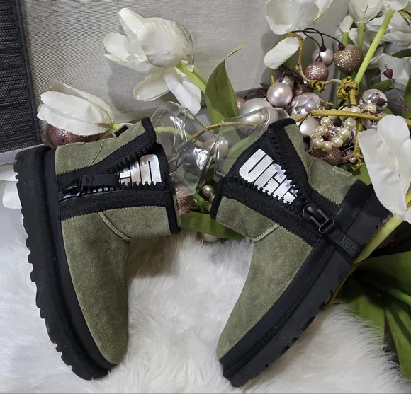 UGG Women's Classic Mini Zipper Tape Logo Boot Burnt Olive 1144034 New