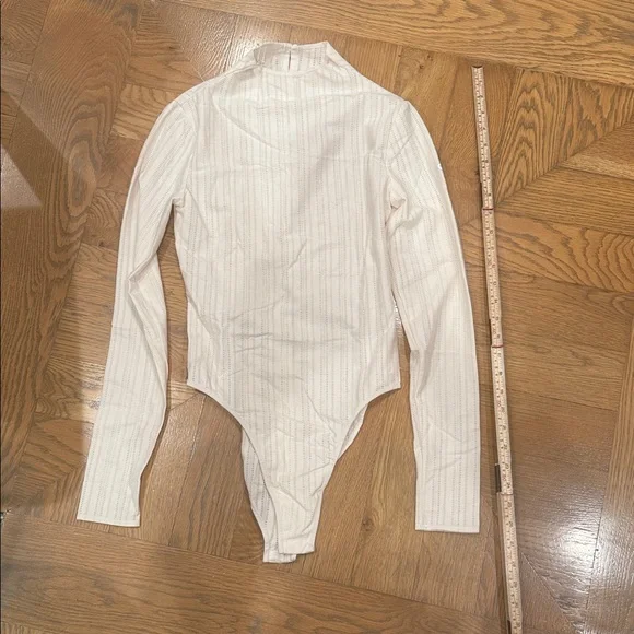 ALO Yoga Cream Long Sleeve Bodysuit
