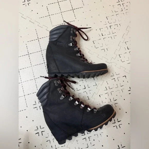 SOREL Conquest Lace Up Wedge Booties‎ WATERPROOF LEATHER BLACK 6.5