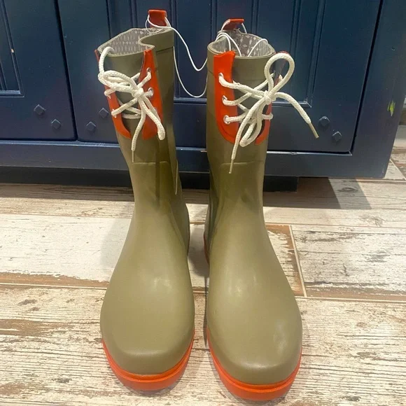 NWOT lace up rain boots!Olive green w/ red accents, white laces!! See pic 4 more