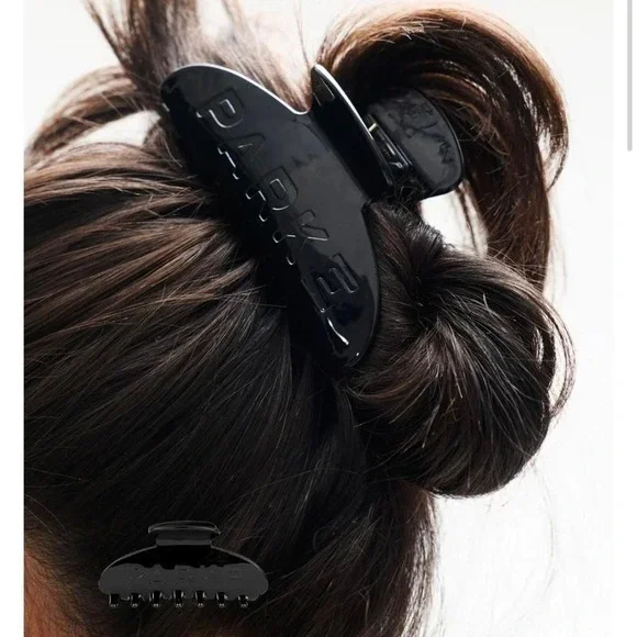 Parke Clawclip Black NWT w/pouch