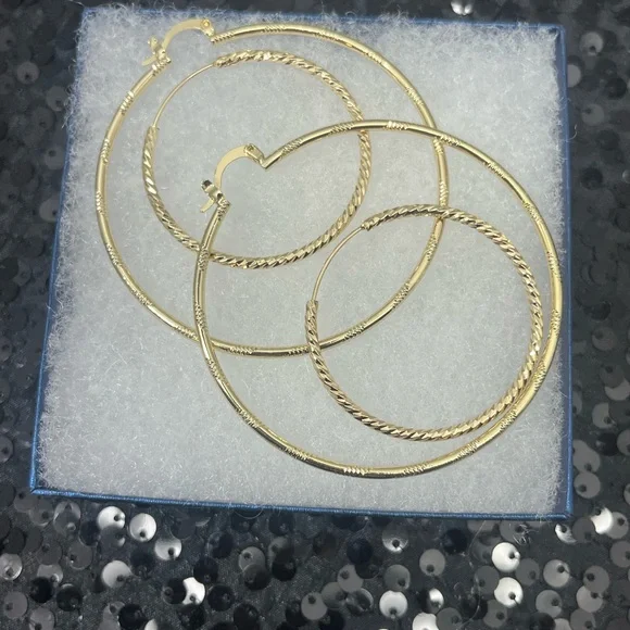 NEW set of Laminated Gold Arracadas Two pairs two‎ sizes