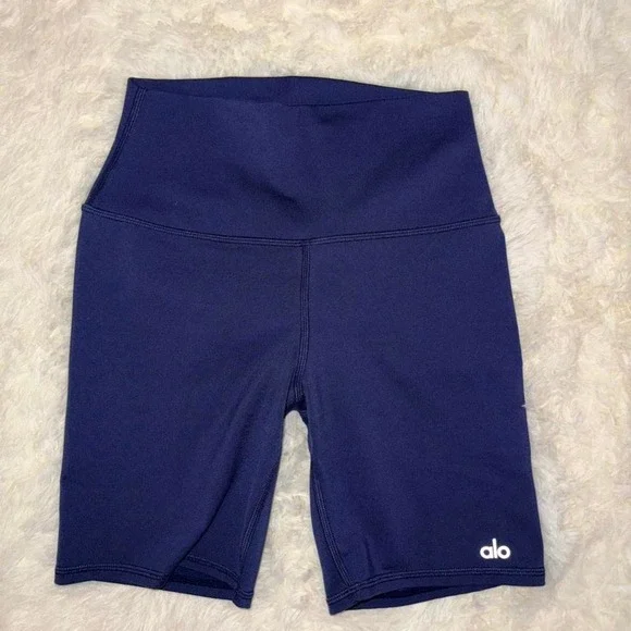 Alo High Waist Airbrush Biker Shorts Sixe XS Navy NWOT Alo‎ Foxy Sherpa Jacket