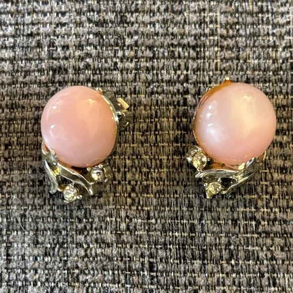 Early Coro Pink and Silver Clip on Earrings