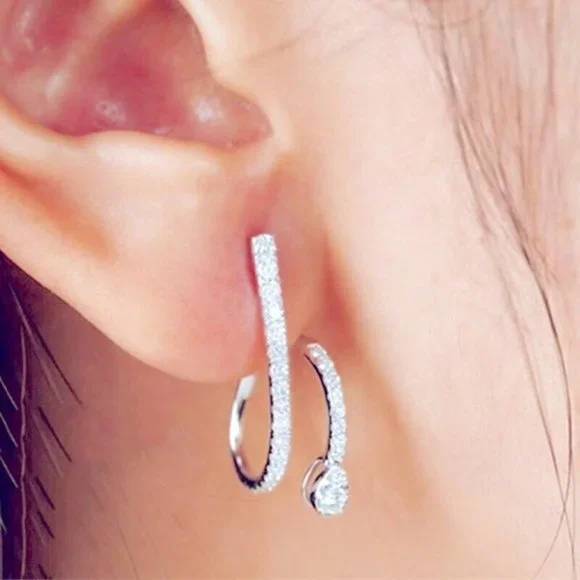 New Elegant Sterling Silver Sim. Diamond Earrings