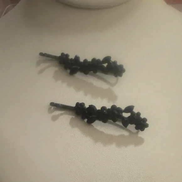 Black Floral Detail Bobby Pins - Set of 2