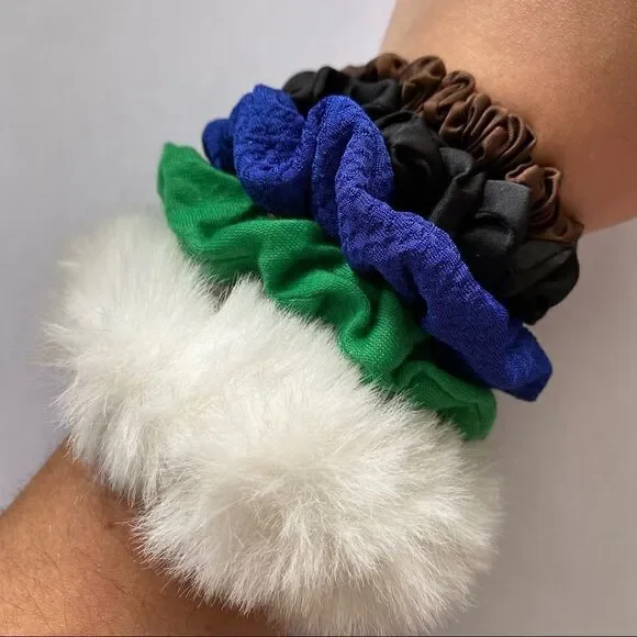 𝅺Set of 5 Scrunchies