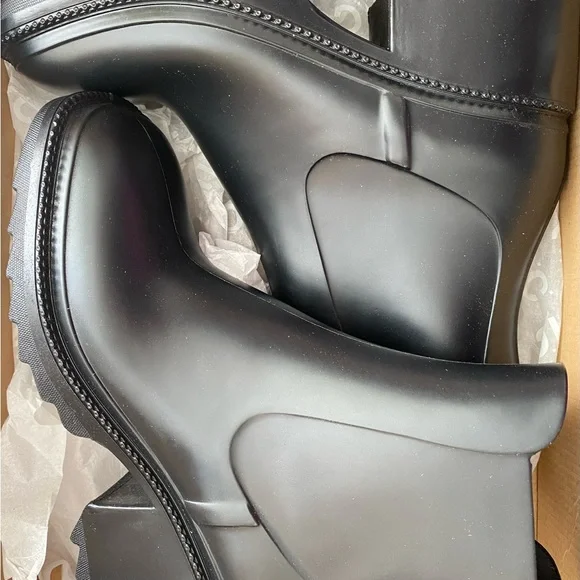 WOMENS RAIN BOOTS