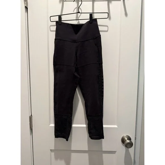 ALO YOGA Black Color Womens High Waist Mosaic Mesh Side Leggings XS RN#87370