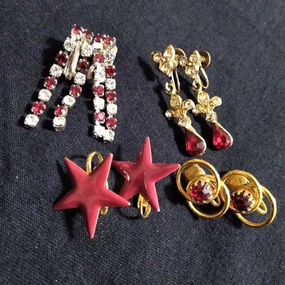 Set of 4 vintage pairs of red clip on earrings
