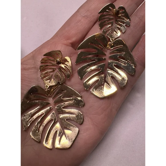 Large Tropical Leaf Earrings Monsteara Deliciosa Gold Tone Cutwork Foliage 2.75