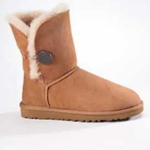 UGG Bailey Button Boots Sz 6