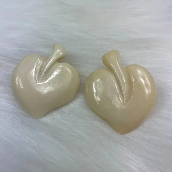 Vintage Cream Bone Spade Pierced Earrings