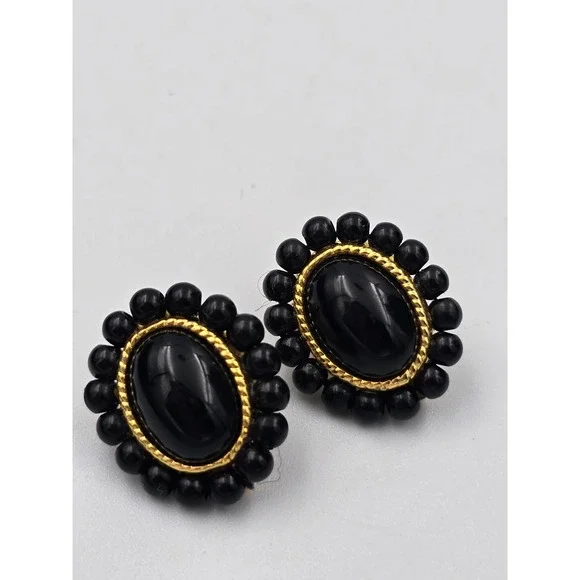 Vintage Black‎ Cabochon Gold Tone Clip On Earrings Beaded Oval Classic Style