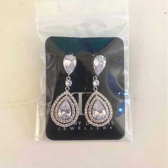 Poetry Designs Teardrop Bridal/Prom Earrings