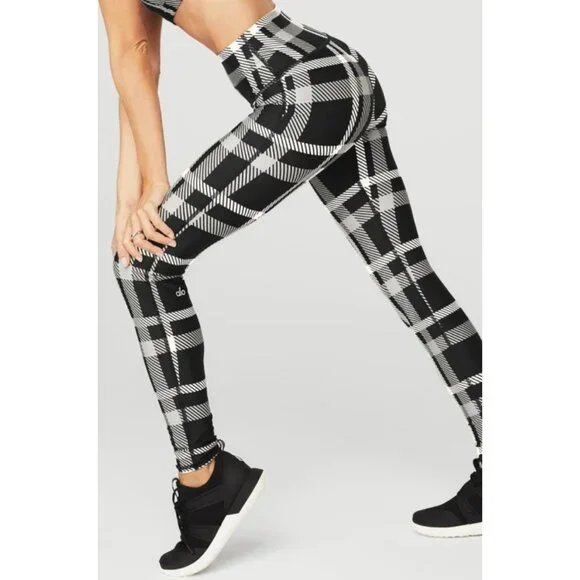 Alo High-Waist Airlift Magnified Plaid Leggings Black Ivory Hi-Rise Waisted Pant