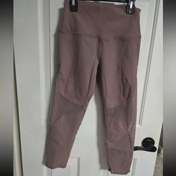 Alo yoga leggings rose color size small