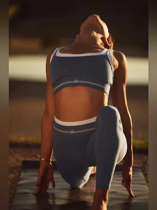 ALO YOGA | ✨NEW✨ Airbrush Better Together Bra in Bluestone/White