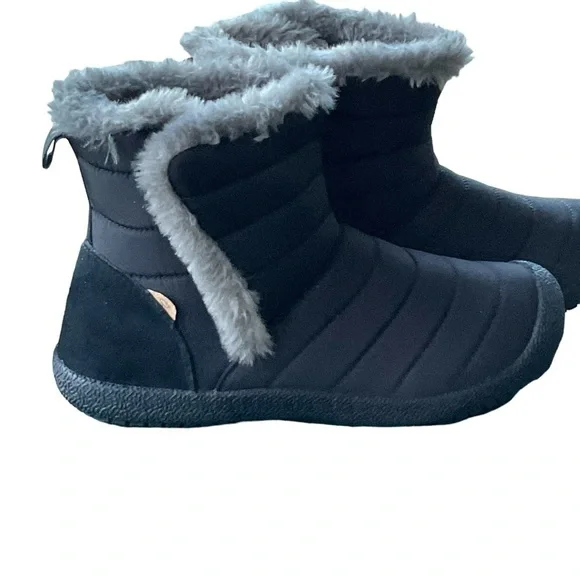 LAMO‎ NWT Weather-Resistant Alina Bootie - Size 8