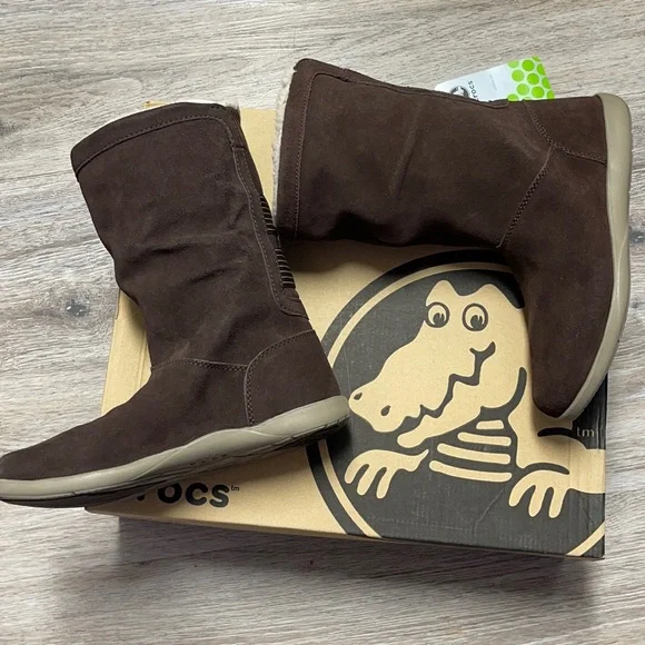 Crocs Adele Foldover Mahogany Fuzz Bootie Size 6