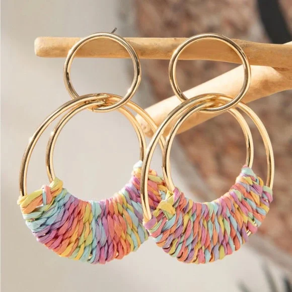 NWT Gold Tone Round Drop Dangle Earrings Pastel Woven Raffia Bohemian Posts