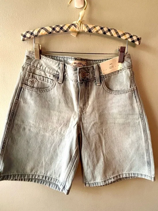 NWT Hollister Low-Rise Baggy Denim Jorts Light Wash 24