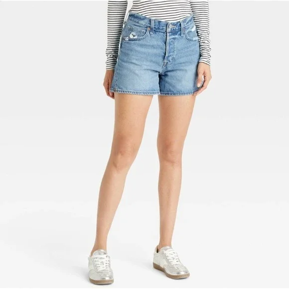 Universal Thread Womens 90s Baggy Denim Shorts Light Wash Blue Size 14 NWT