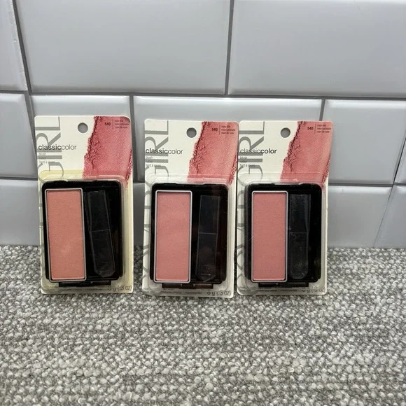 3 Pack CoverGirl Classic Color Blush Rose Silk 540 0.3 oz New Sealed‎