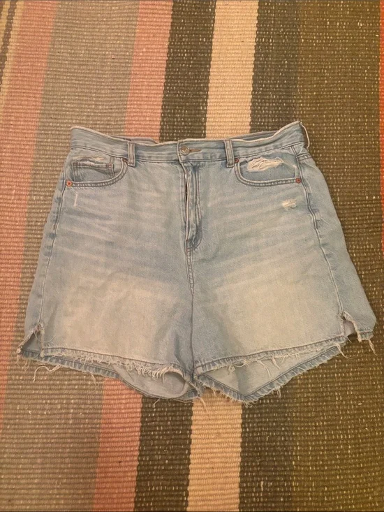 American Eagle Outfitters Light Wash Highest Rise Baggy Denim Shorts