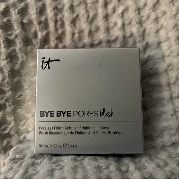 IT Cosmetics Bye Bye Pores Blush Adored‎ Soft Cool Pink Makeup Skincare Chic