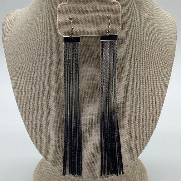 185. Silver & Black Gradient Rope Earrings EUC