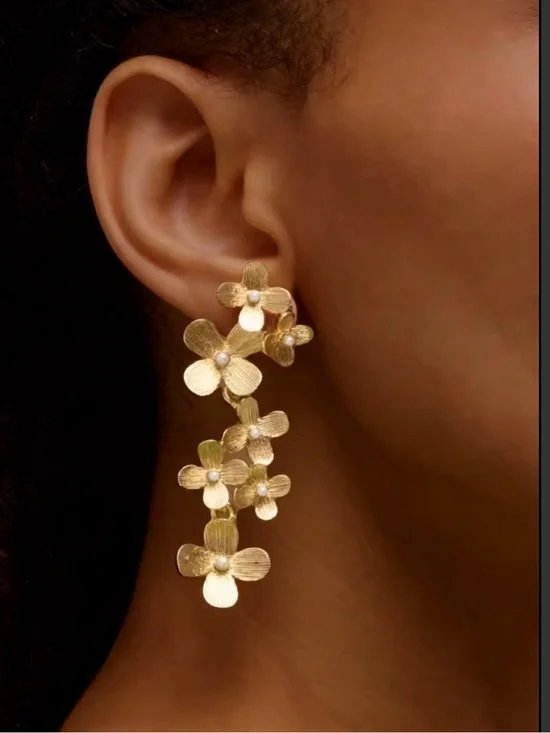 Oscar de la Renta • Gold Hydrangea Crystal Pearl Cascade Earrings