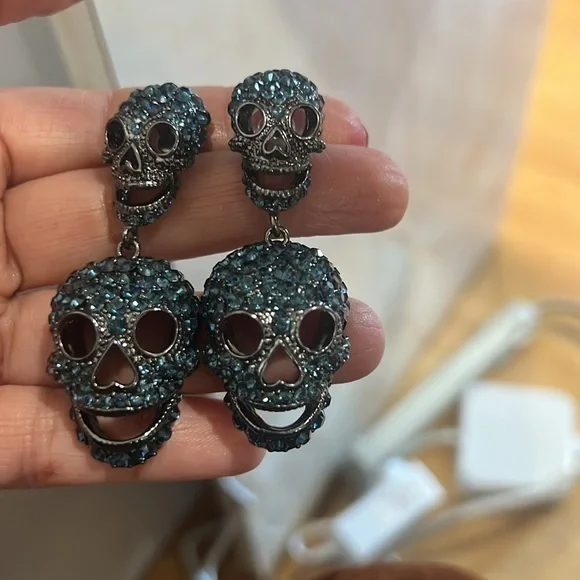 Gunmetal skull earrings