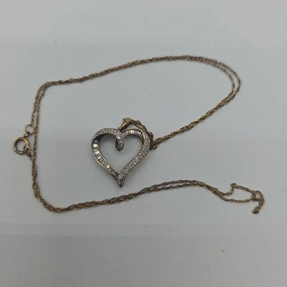 Vintage Heart Shaped Necklace .925 Sterling Silver Gold Plated 1g‎