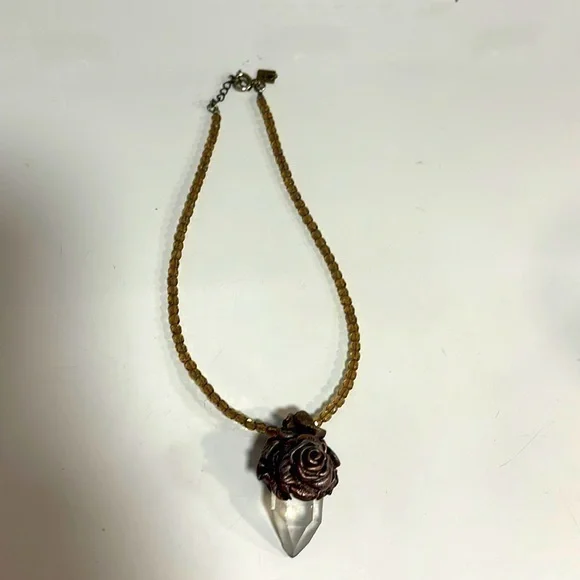Beautiful costume jewelry Victorian rose design necklace
