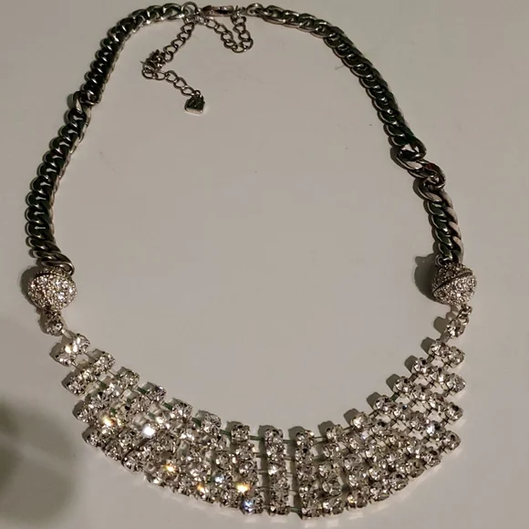 Fashion 5 strand rhinestone statement necklace with a thick silver chain