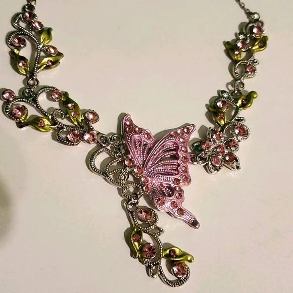 Fashion Butterfly 🦋 Silverton and Rhinestone necklace