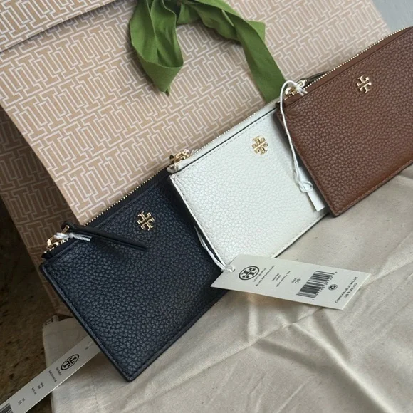 Tory Burch Blake cardholder zip Textured Leather $each