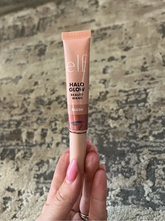 Elf Halo Glow Beauty Wand Blush Berry Radiant