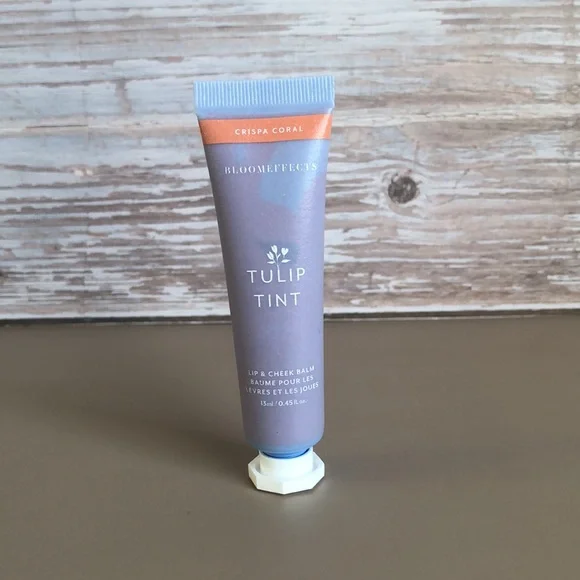 ❤️$4 NWT Tulip Tint in Shade Crispa Coral