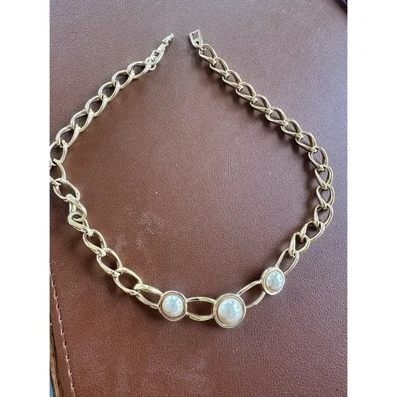 Vintage Signed Napier‎ Gold Tone Faux Pearl Necklace 16