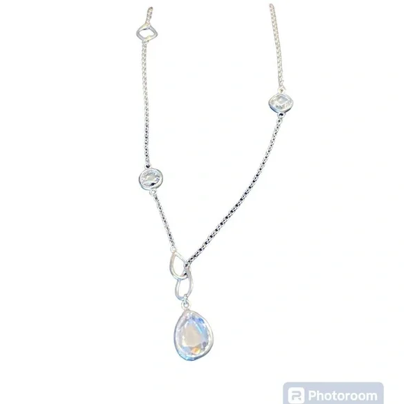 Teardrop Necklace with 2 smaller stones. 925 silver