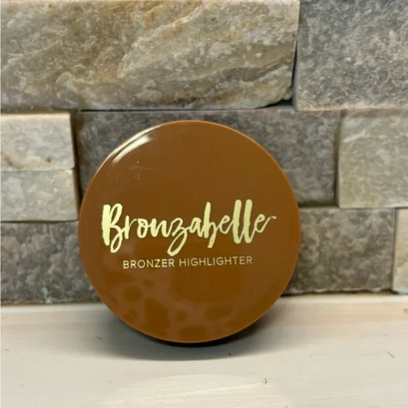 Bronzabelle Bronzer Highlifgter‎ Tuscan Sun Bronzer in Warm Brown