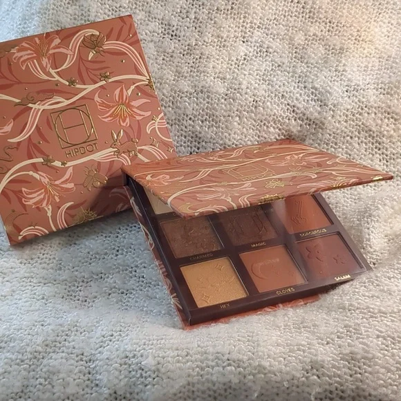 HIPDOT Pressed Pigment/Glitter Palette in Witchy Warms, 22g/0.78oz