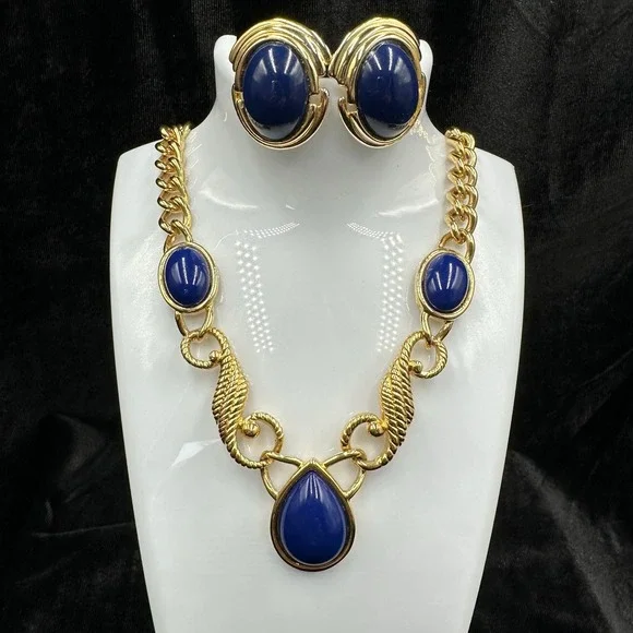 Trifari Signed Blue Cabochon Statement Necklace Clip Earrings Set 80s Gold Tone