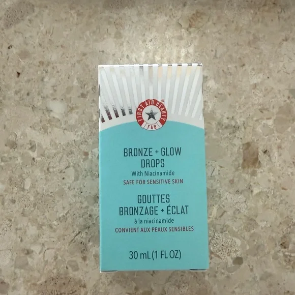 First Aid Beauty Turquoise Facial Glow Box, NWT