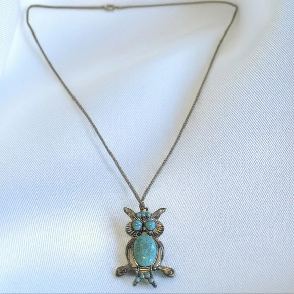 Silvertone and Faux Turquoise Owl Pendant Necklace