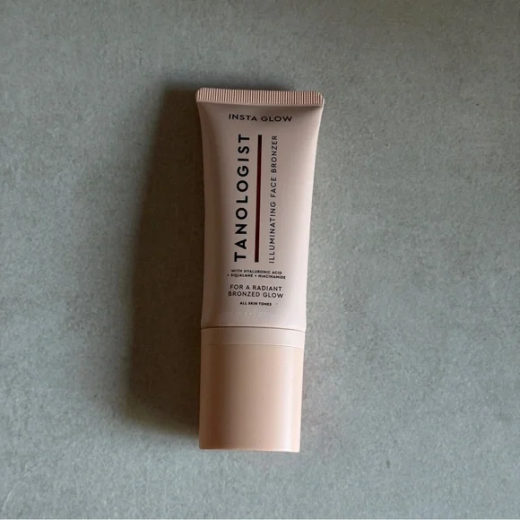 Tanologist Insta Glow Illuminating Face Bronzer Makeup 2 oz
