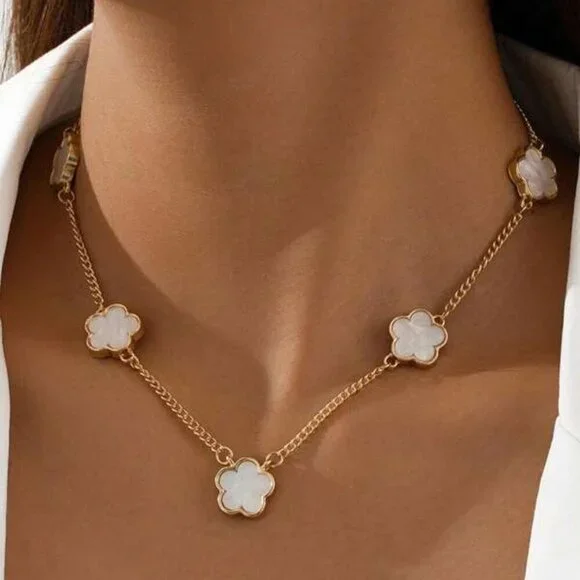 18K Gold Filled Mother of Pearl Clover Flower Necklace (14.6